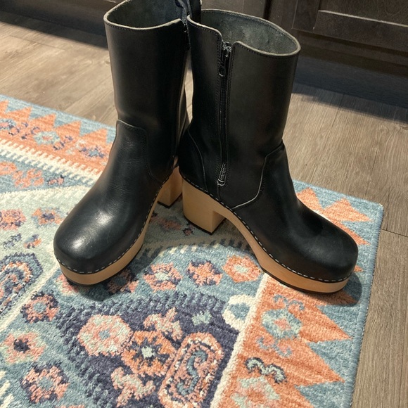 Hasbeens tall plain leather boots EUC - Picture 4 of 10